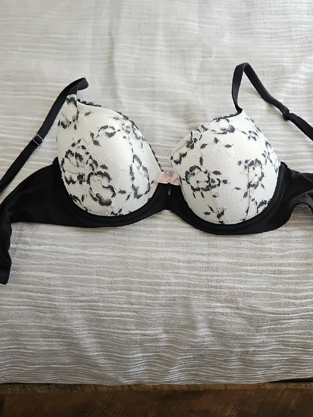 Victoria's Secret Black & White Floral Lace Bra "BODY BY VICTORIA LINED DEMI"